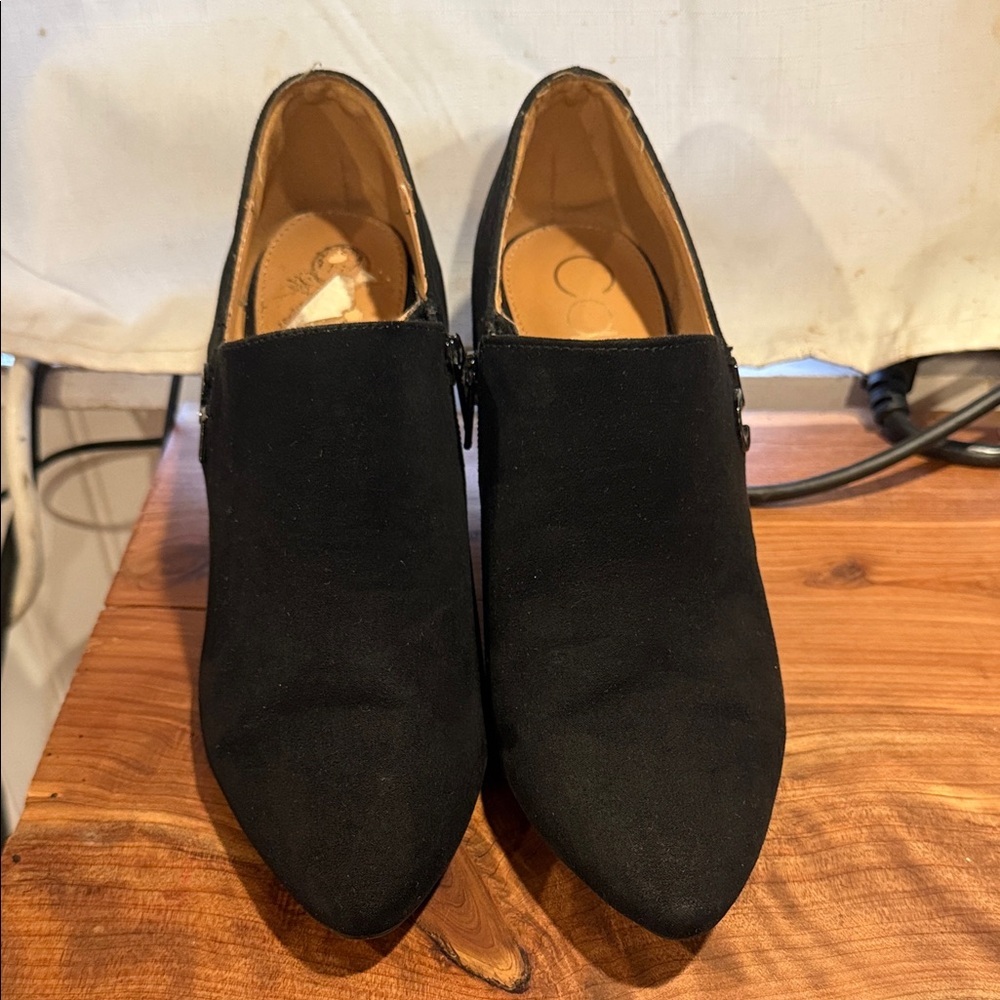 CALVIN KLEIN Elegant Black Women's heels suede shoes 7M